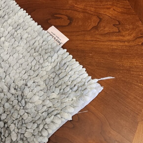Juicy Couture 2 mats bath fuzzy Light Gray Bath Mats - Picture 14 of 15
